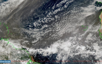 Brume de poussières sahariennes sur l'Atlantique