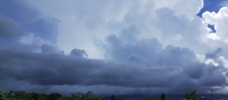Nuages d'orages - CB avec son enclume et limite un arcus à sa base