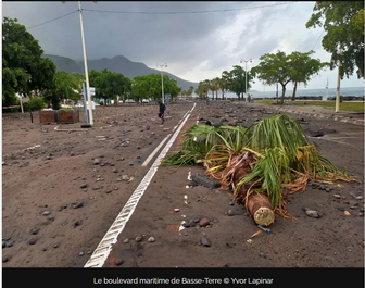 Basse-Terre après le pic de houle généré par BERYL